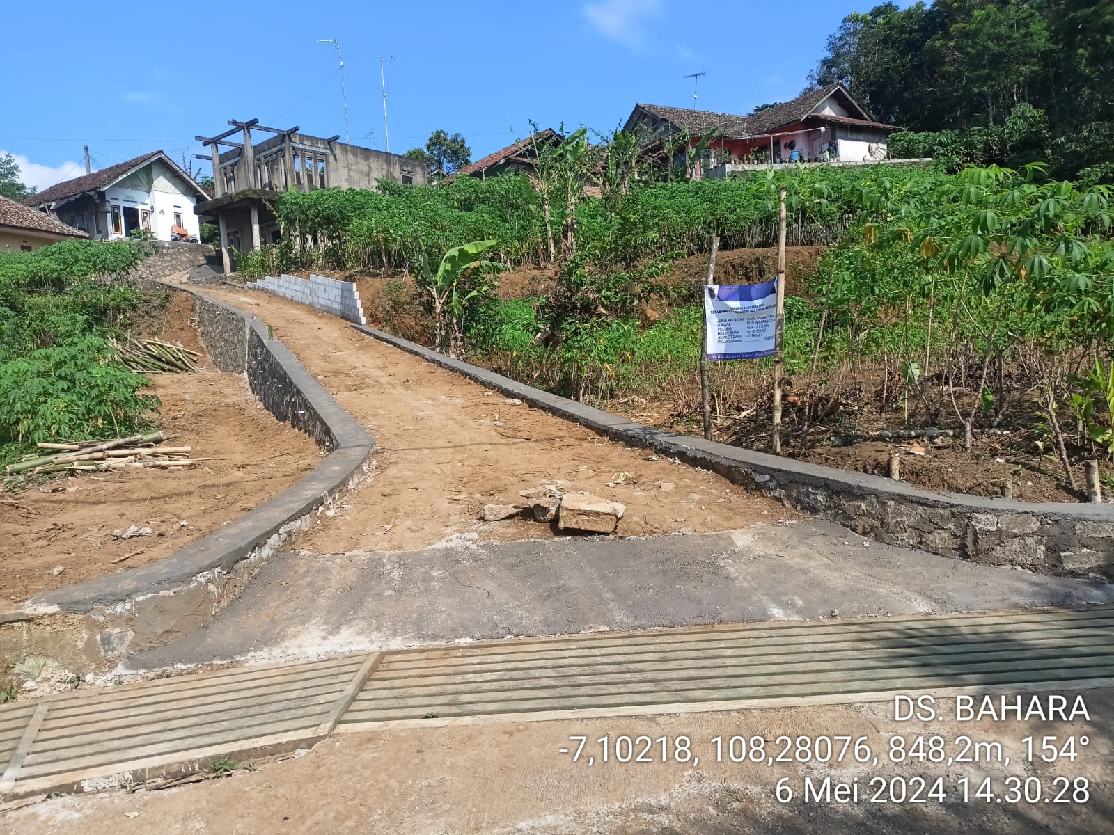 PEMBANGUNAN TPT JALAN USAHA TANI - DUSUN KARANG ANYAR