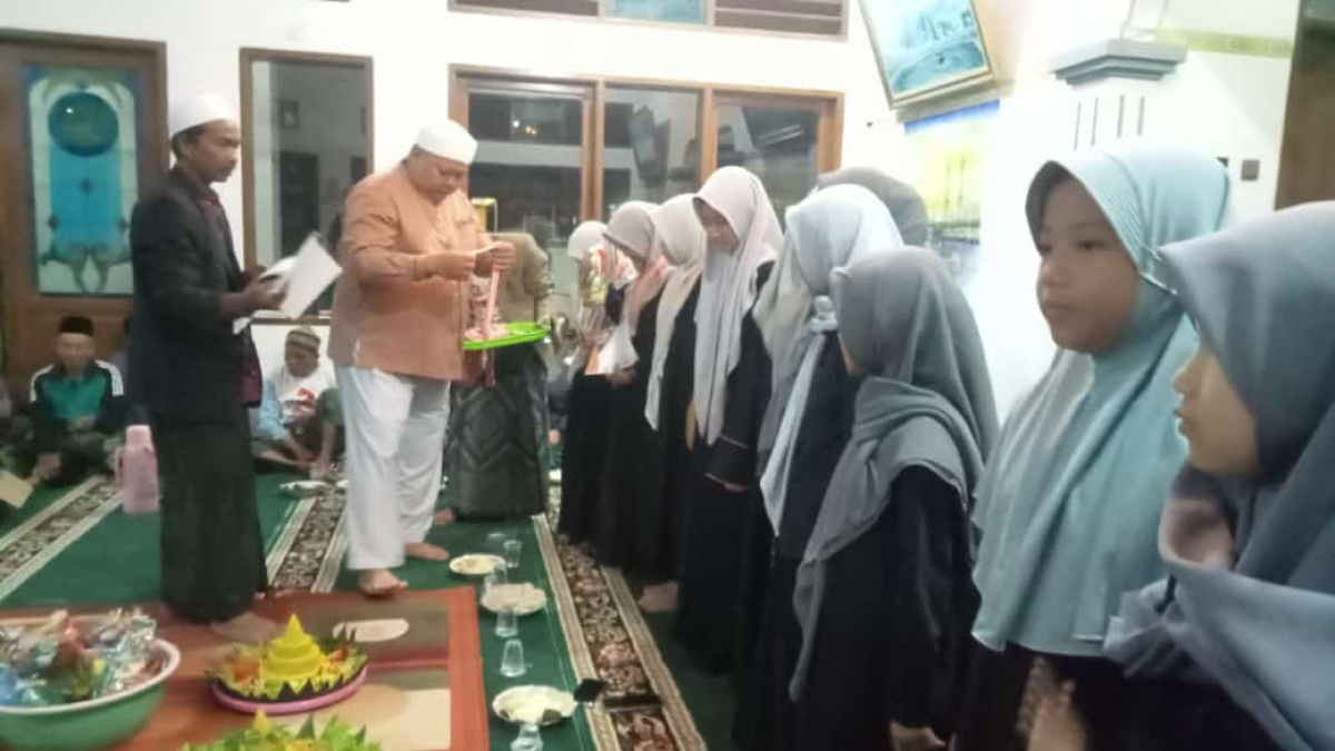 PENGAJIAN DAN SYUKURAN KHATAMAN AL-QUR'AN DI MASJID JAMIATUL SOLEH DUSUN JONGORSARI